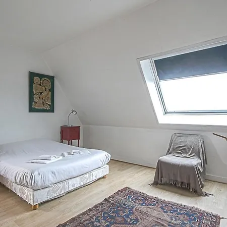 Large Seafront Family Home *