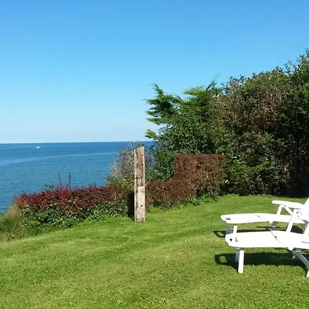 Hébergement de vacances Large Seafront Family Home *