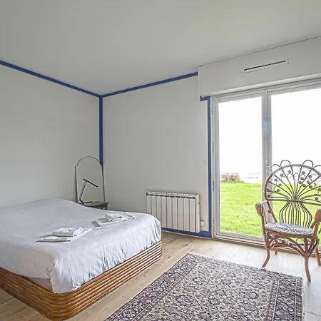 Hébergement de vacances Large Seafront Family Home *