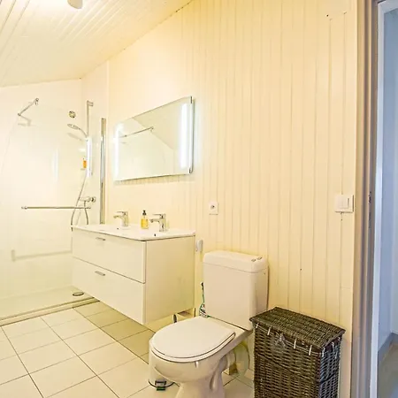 Hébergement de vacances Large Seafront Family Home Grandcamp-Maisy