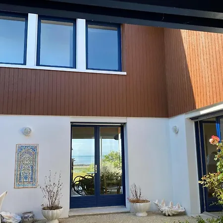 Large Seafront Family Home * Grandcamp-Maisy